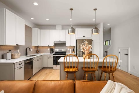 Lake & Laughter Unit 2 House in Rockaway Beach