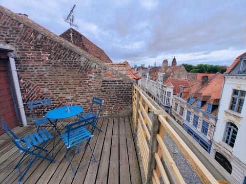 Property building, View (from property/room), Balcony/Terrace, City view