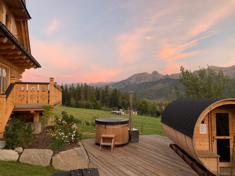 Garden, Mountain view