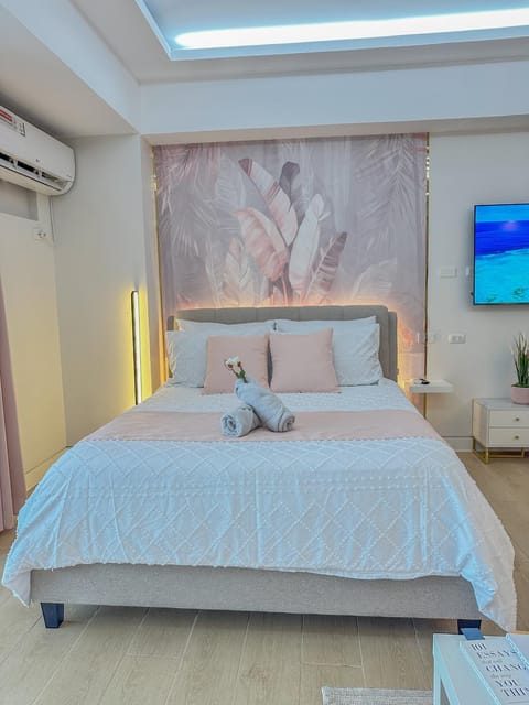 Bed, Bedroom, air conditioner