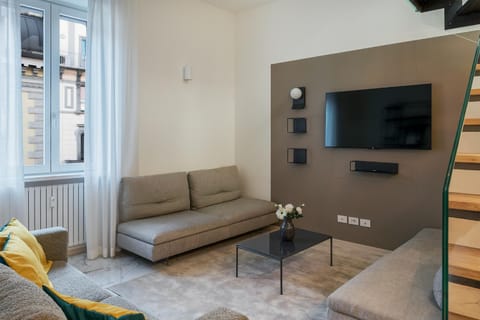 Communal lounge/ TV room, TV and multimedia, Living room, Seating area, Evening entertainment