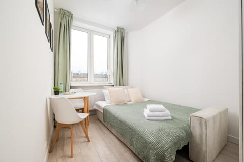 Bed, Living room, Photo of the whole room, Seating area, towels