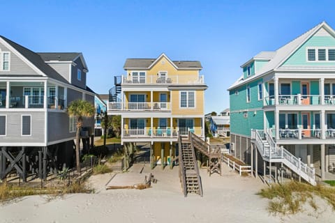 Barefoot Blessings Formerly Living in Paradise House in Garden City
