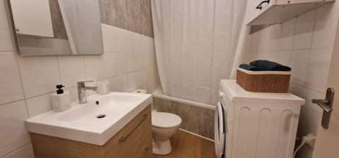 Le Cocon de la Prom Apartment in Nice