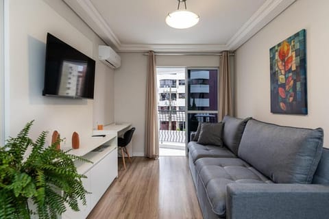 Communal lounge/ TV room, TV and multimedia, Living room, Seating area, Evening entertainment, air conditioner