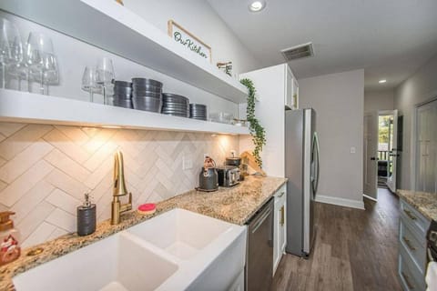 The Downtown Chalet with Fenced Backyard House in Spartanburg