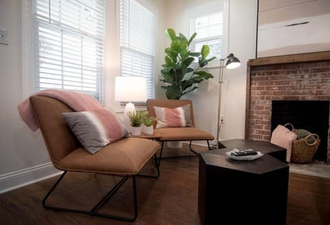 Pink Door Cottage House in Greer