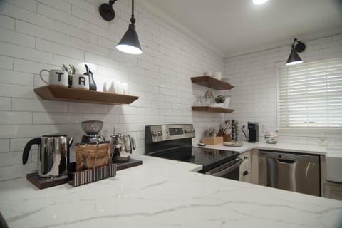 The Palms of Downtown Travelers Rest House in Travelers Rest