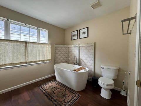 Battlefield Getaway House in Jerusalem Township