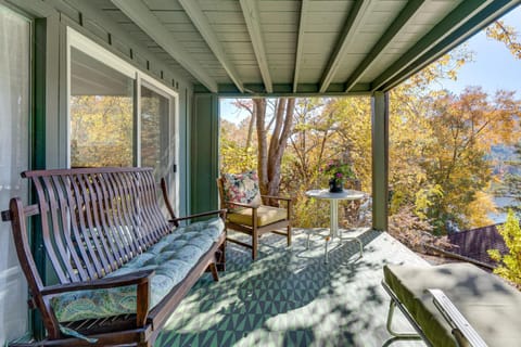 Casa Alcoa Mtn-View Apt Over Santeetlah Lake! Apartment in Lake Santeetlah