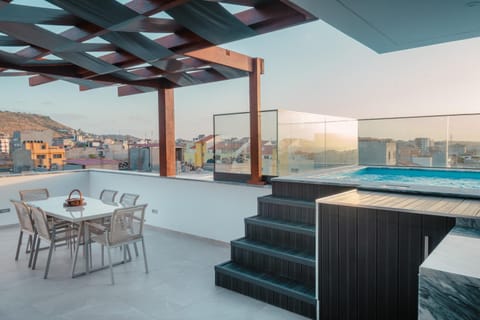 Patio, Natural landscape, View (from property/room), Balcony/Terrace, Living room, Seating area, Dining area, Mountain view, Pool view, Swimming pool, sunbed