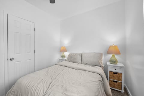 Quiet Detroit 3BR | Near Downtown + WiFi House in Detroit