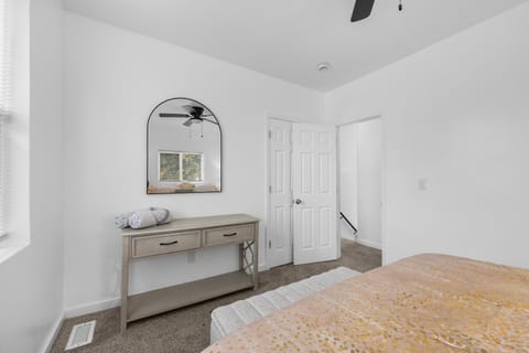 Quiet Detroit 3BR | Near Downtown + WiFi House in Detroit