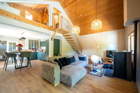Kitchen or kitchenette, Living room, Dining area