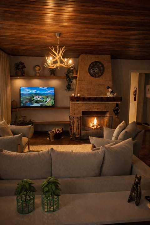 Communal lounge/ TV room
