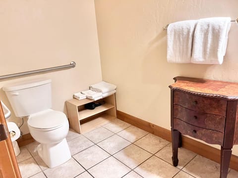 Comfortable Double Queen Suite Near Park City & Ballerina Farms #1055 Apartment in Midway