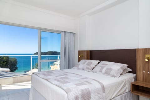 Bed, Sea view