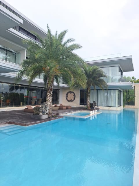Pool view, Swimming pool, Swimming pool, sunbed