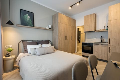 Bed, Kitchen or kitchenette, Living room, Photo of the whole room, Seating area, Bedroom, oven, pet friendly, stove, wardrobe