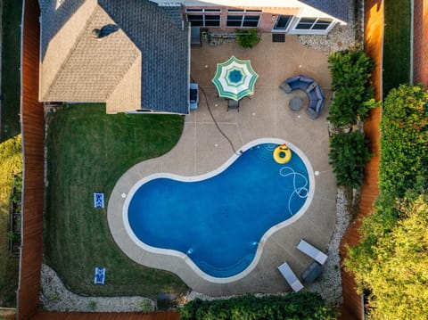 Boho Dreamscape 4BD Game Room Pool House in The Colony