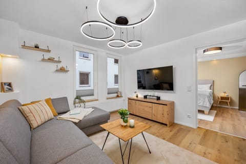 TV and multimedia, Seating area, Evening entertainment
