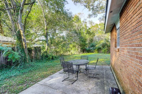 4 Mi to LSU Campus! Inviting Home Near Trails House in Baton Rouge