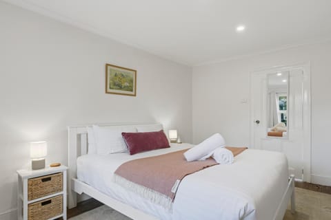 City & Heritage - Stylish 2 Bed Cottage in Hobart House in Hobart