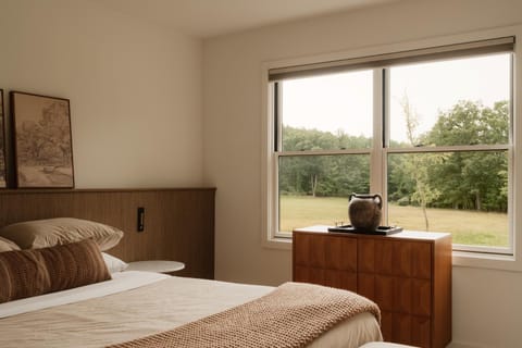Bed, View (from property/room), Bedroom, Garden view