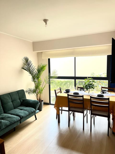 Communal lounge/ TV room, TV and multimedia, Living room, Seating area, Dining area