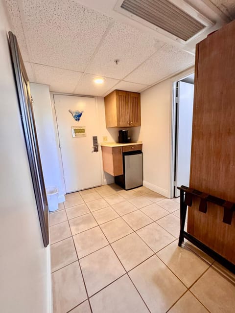 FREE PARKING Palms Hotel Waikiki Apartment hotel in McCully-Moiliili