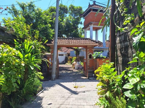 Warmadewa 7, Sanur Guesthouse near beach Apartment in Denpasar
