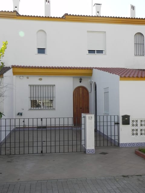 Property building, Facade/entrance, Children play ground, Fishing, Horse-riding, Lobby or reception, Other, Other, Canoeing, Hiking, Cycling, Area and facilities, Sports