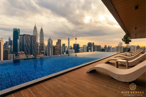 View (from property/room), City view, Pool view, Swimming pool, sunbed