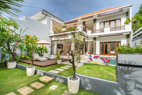 Property building, Patio, Day, Garden, Garden view, Pool view, Swimming pool