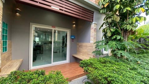 Property building, Facade/entrance, Day, Garden