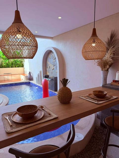 Dining area, Swimming pool