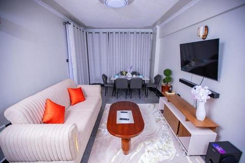 Communal lounge/ TV room, TV and multimedia, Living room, Seating area, Dining area, Evening entertainment