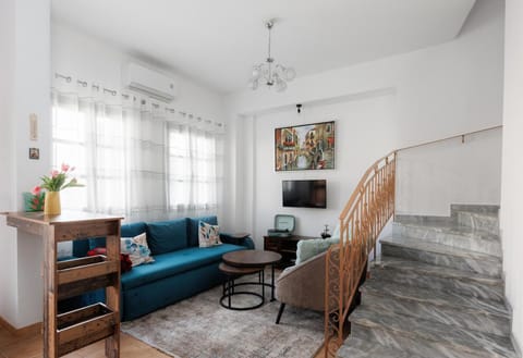 Communal lounge/ TV room, TV and multimedia, Living room, Seating area