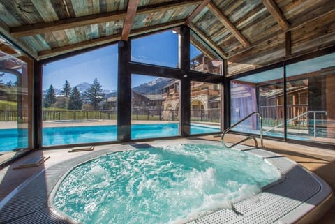 Hot Tub, Mountain view, Pool view, Swimming pool