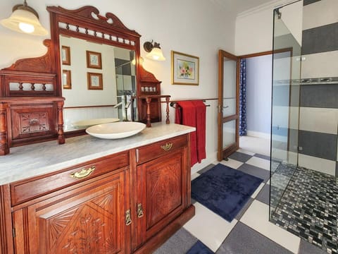 Shower, Bathroom, Bath, towels