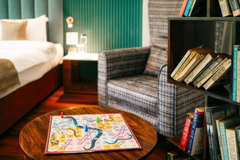 Bed, Library, Photo of the whole room, Bedroom