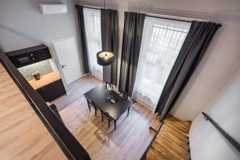 Kitchen or kitchenette, Dining area, air conditioner