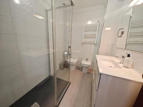 Garaje, a sólo unos minutos del centro de Vigo Apartment in Vigo