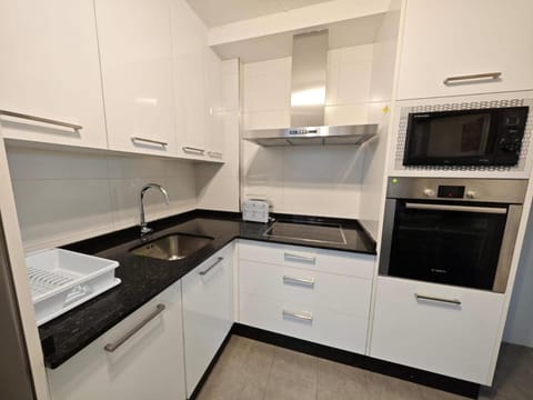 Garaje, a sólo unos minutos del centro de Vigo Apartment in Vigo