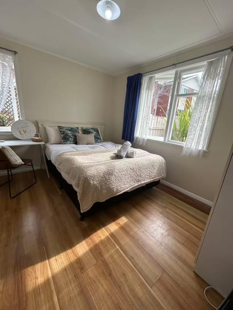 Northcote Rooms Bed and Breakfast in Auckland