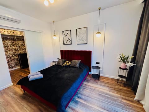 Bed, Bedroom, air conditioner