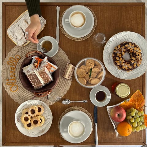 Food and drinks, Food, Breakfast, Drinks