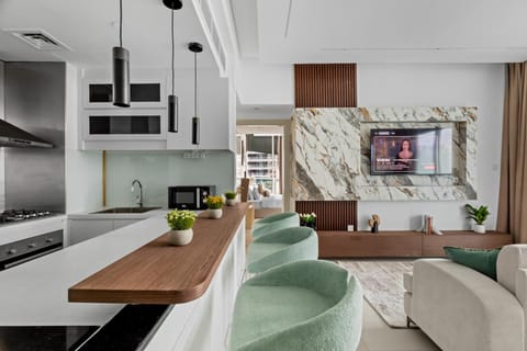Kitchen or kitchenette, Seating area