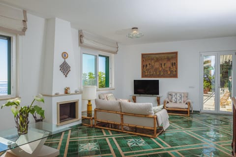 TV and multimedia, Living room, air conditioner