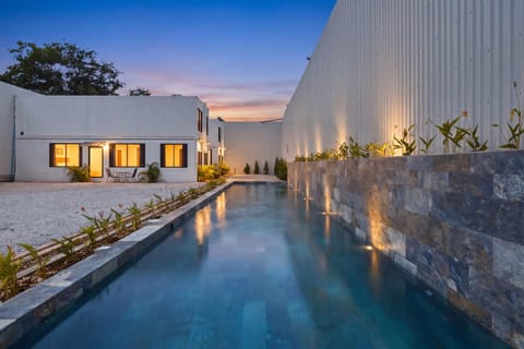 Swimming pool